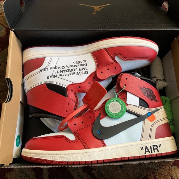 Off White Jordan Retro 1 High Chicago - Picture 5 of 7